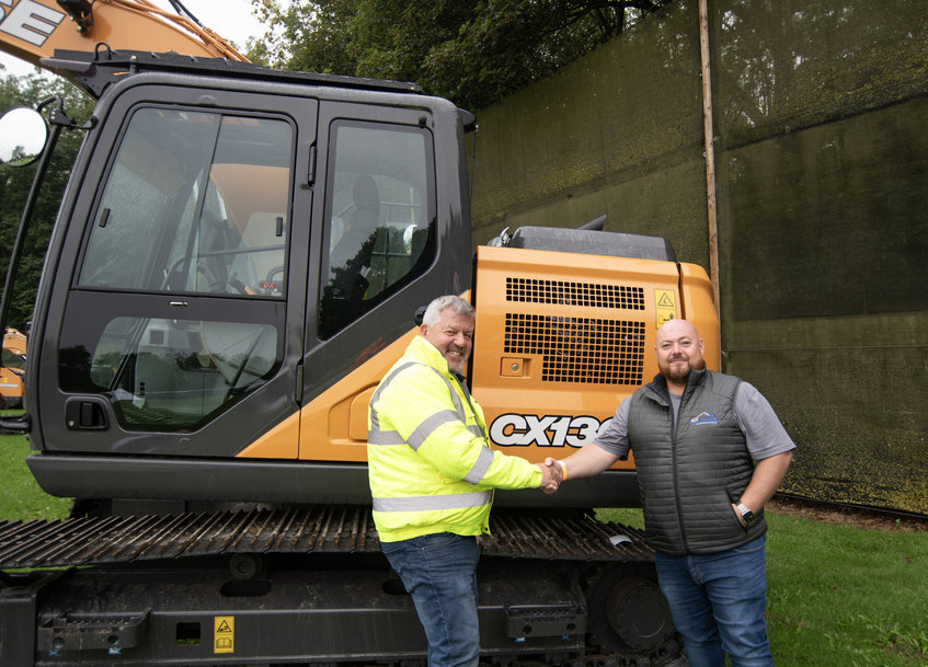 CIVILS & CONSTRUCTION SOLUTIONS SIGNS CX130E DEAL AT THE UK CASE ROADSHOW 